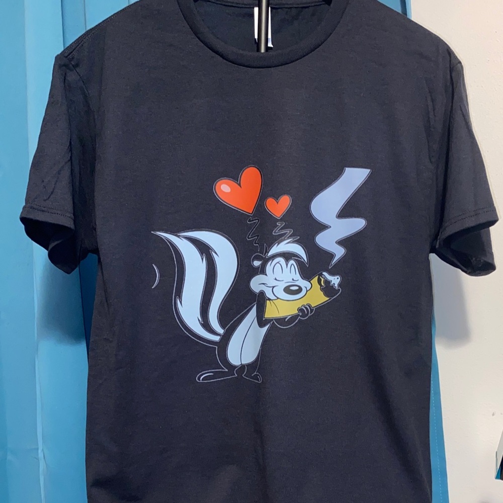 NEW!!  PEPE LEPEW BLUNT LOVE tee